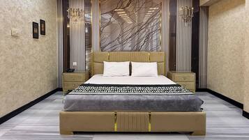 7 bedrooms, iron/ironing board, WiFi