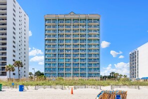 Exterior - NEW Oceanfront Master 2bd/2ba Free Parking & WiFi (Myrtle Beach)