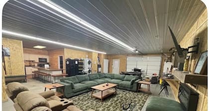 Pole Barn Style Lodge located at Reelfoot Lake accommodating to large groups!