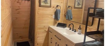 Pole Barn Style Lodge located at Reelfoot Lake accommodating to large groups!