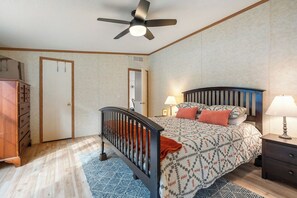 3 bedrooms, iron/ironing board, free WiFi - Muddy Creek Lake Home (Dandridge)