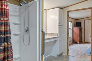 Bathroom - Muddy Creek Lake Home (Dandridge)