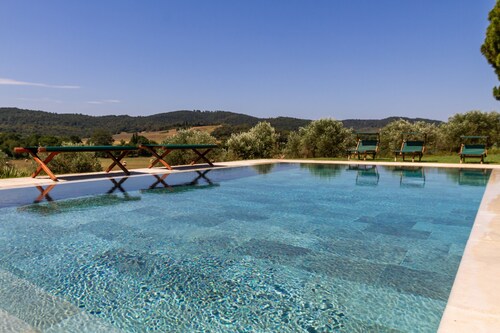 Villa 'La Vigna' with Private Pool, Wi-Fi and Air Conditioning