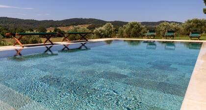 Villa 'La Vigna' with Private Pool, Wi-Fi and Air Conditioning