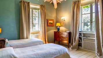 7 dormitorios, tabla de planchar con plancha, wifi y ropa de cama