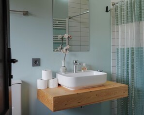 Bathroom - Matisi Farm & Feast Retreat (Pichkhovani)