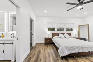 Bedroom - SoKno 4br/3ba near downtown Knoxville 30+ Day Stay (Knoxville)
