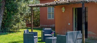Apartment 'Scuole Piccole' with Garden