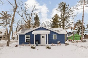 Exterior - Private Beach • Lake Huron • Sleeps 7 • Sand Point (Pigeon)