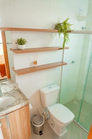 Apartamento standard, vista para o mar | Banheiro