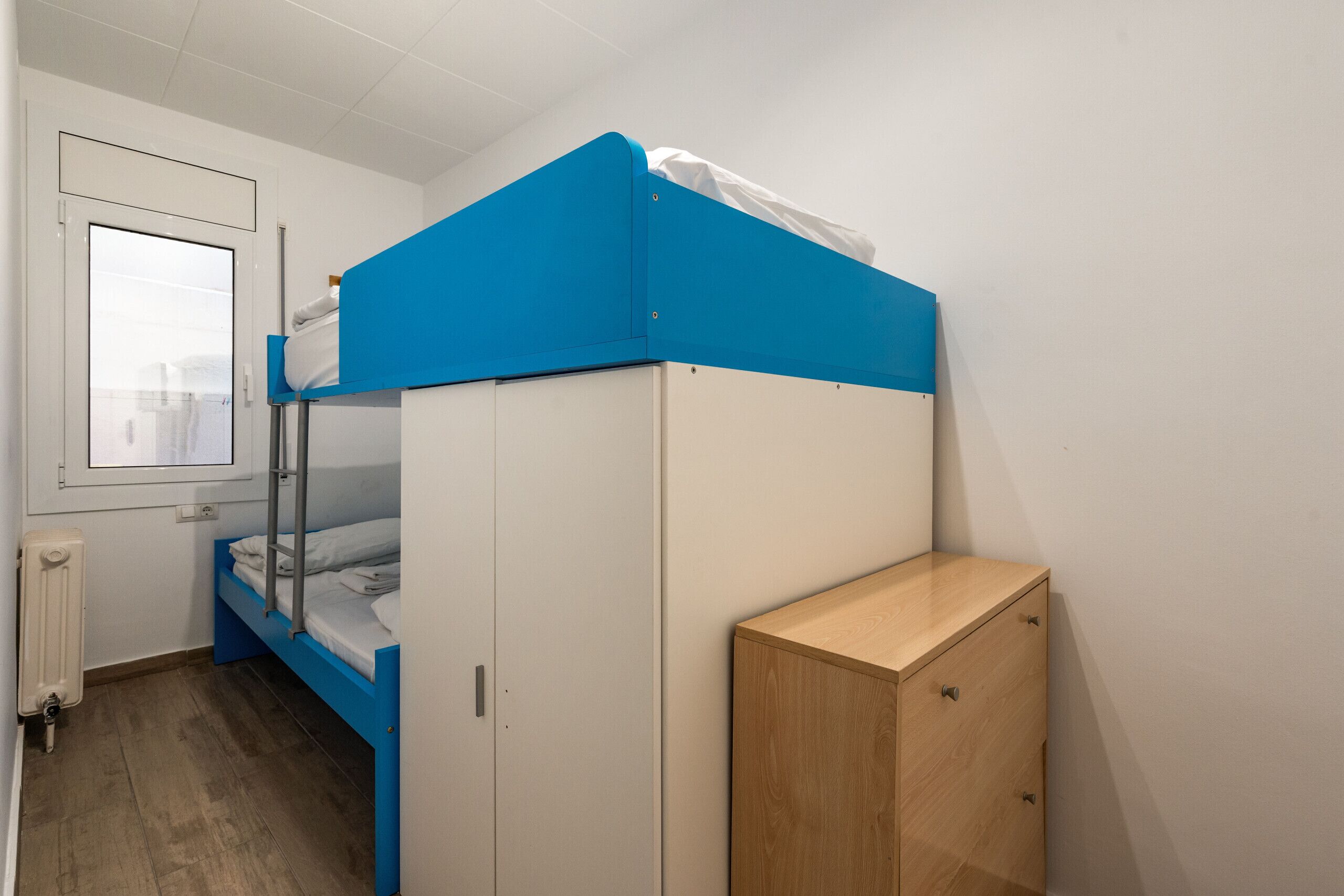 3 habitaciones, tabla de planchar con plancha y wifi gratis 