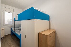3 bedrooms, iron/ironing board, free WiFi, bed sheets - WELCS APARTMENT 325 EMP with terrace steps from the (Llança)