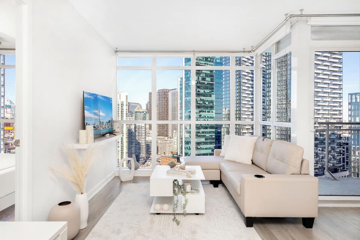 Deluxe Suite, 1 Queen Bed, Balcony, City View