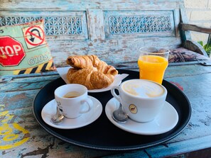 Daily local cuisine breakfast for a fee