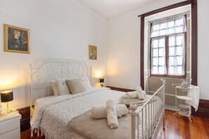 7 bedrooms, iron/ironing board, WiFi, bed sheets