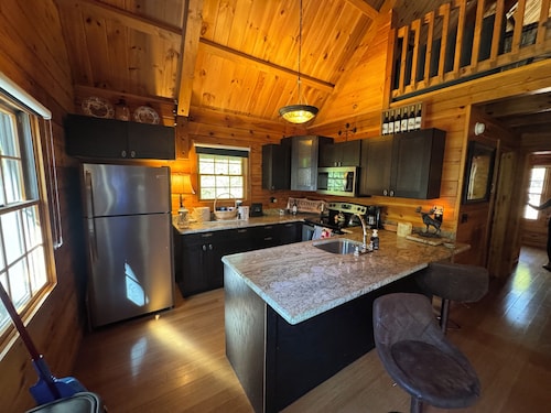 Log Cabin on the Clarion River! The Dam Inn 1 mile, 5 miles to East Branch Dam