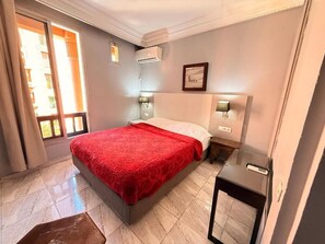 Basic Twin Room, Garden View | Laptop workspace - hotel harti (Marrakech)