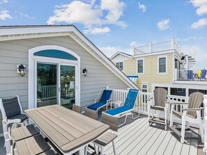 Outdoor dining - Spacious 5BR Beach House | 1 Block to Ocean! (Bethany Beach)