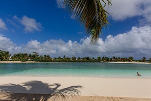 Beach - One-bedroom apartment, pool and artificial beach (Punta Cana)