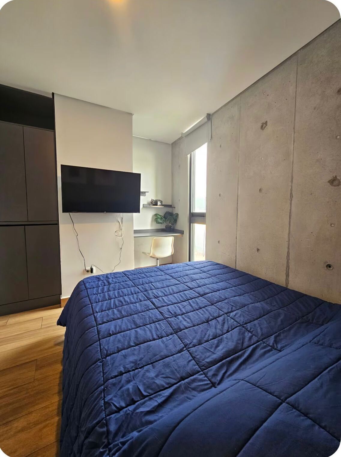 3 bedrooms, iron/ironing board, internet, bed sheets