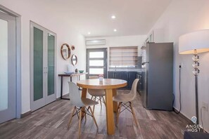 Dining - Bayview Terrace, Pools, Gym, Walk to Malecon (La Paz)