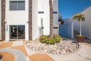 Exterior - Bayview Terrace, Pools, Gym, Walk to Malecon (La Paz)