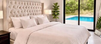 Modern Dune Home, 90 min from Chicago, Heated Pool, HotTub, Sleep 16