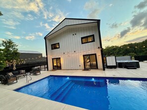 Outdoor pool, a heated pool - New Dune Home,90 min from Chicago,Pool,HotTub,FirePit,Sleep16,10m drive to beach (Stevensville)