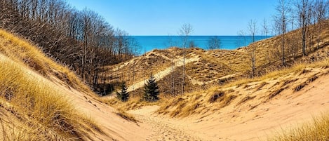 Vlak bij het strand
