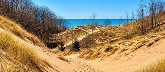 Modern Dune Home, 90 min from Chicago, Heated Pool, HotTub, Sleep 16