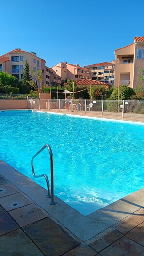 Pool - FREJUS Apartment 5 minutes from town center and 10 minutes from the sea, (Fréjus)