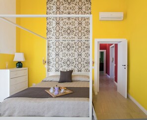 3 bedrooms, bed sheets - Au Vieux Lavinaio - Two Bedroom Apartment, Sleeps 4 (Naples)