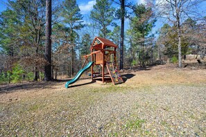 Children’s area - Twisted Mane  prime location - family friendly (Broken Bow)