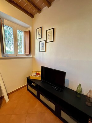 Interior - Pope Court House (Lucca)