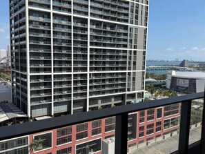 Property grounds - Live the Miami Experience | Prime Location Suite (Miami)