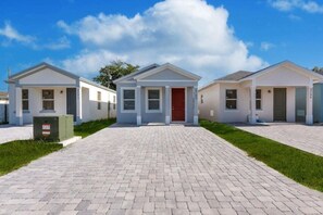 Exterior - Charming Newly Built Home (West Palm Beach)