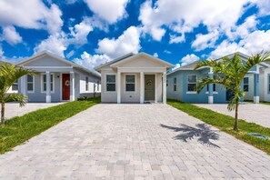 Exterior - Comfortable Brand-New Home (West Palm Beach)