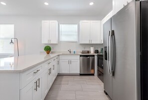 Fridge, microwave, oven, stovetop - Comfortable Brand-New Home (West Palm Beach)