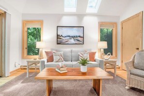 TV, fireplace, offices