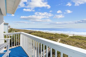 Property grounds - Totally Beachin' - Oceanfront, King Bed, Pool (North Myrtle Beach)