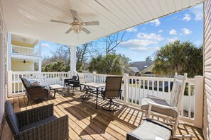 Terrace/patio - 5 Bdrm Home w/ Epic Gameroom, Pool, Put put, 7 Bds (North Myrtle Beach)