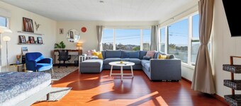 Relaxing 4 bedroom - Full Kitchen & Dining - BART