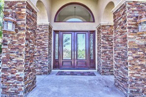 Exterior detail - Galleon- Private Single Level Estate on 5 acres (Murrieta)