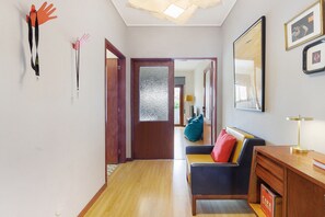 Interior - Spacious and Bright City Apartment – No Elevator (Porto)