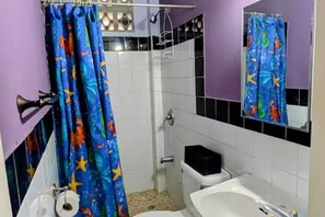 Towels, soap, toilet paper - Trini Casa: Home away from home (Port of Spain)