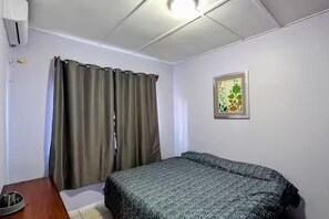 2 chambres, fer et planche à repasser, accès Internet, draps fournis