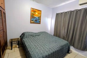 2 bedrooms, iron/ironing board, Internet, bed sheets - Trini Casa: Home away from home (Port of Spain)