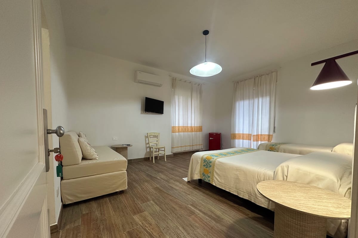 Phòng 4 Business, ban công