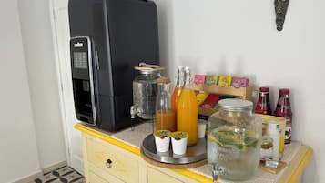 Petit déjeuner buffet servi tous les jours en supplément