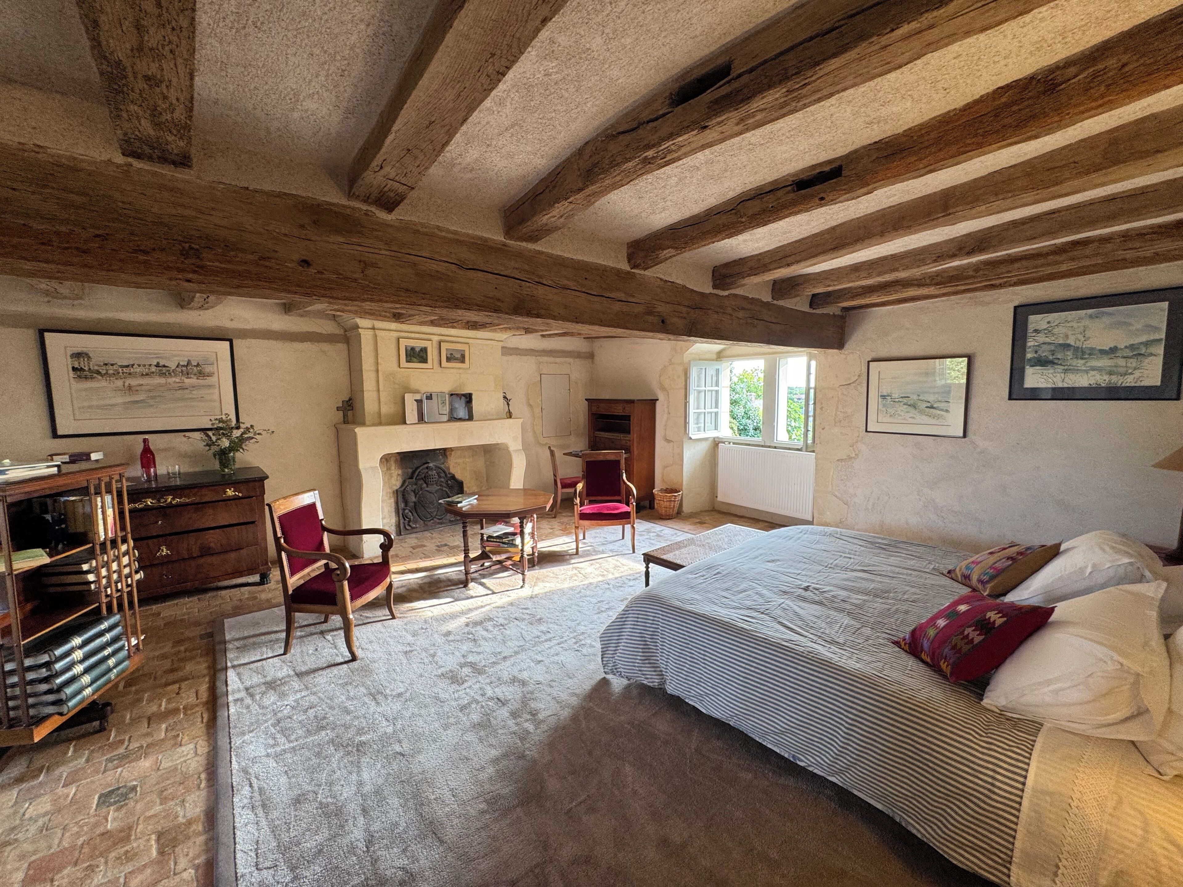 Comfort-rum - 1 kingsize-säng - icke-rökare - utsikt mot trädgården